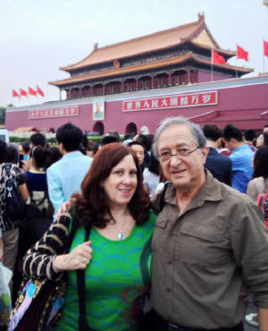 Pattie and Harlan in Tiannanmen Square.JPG
