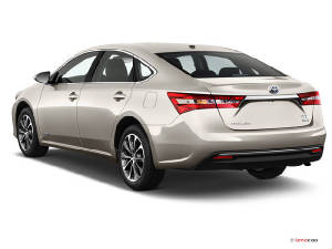 Toyota Avalon hybrid rear view.jpg