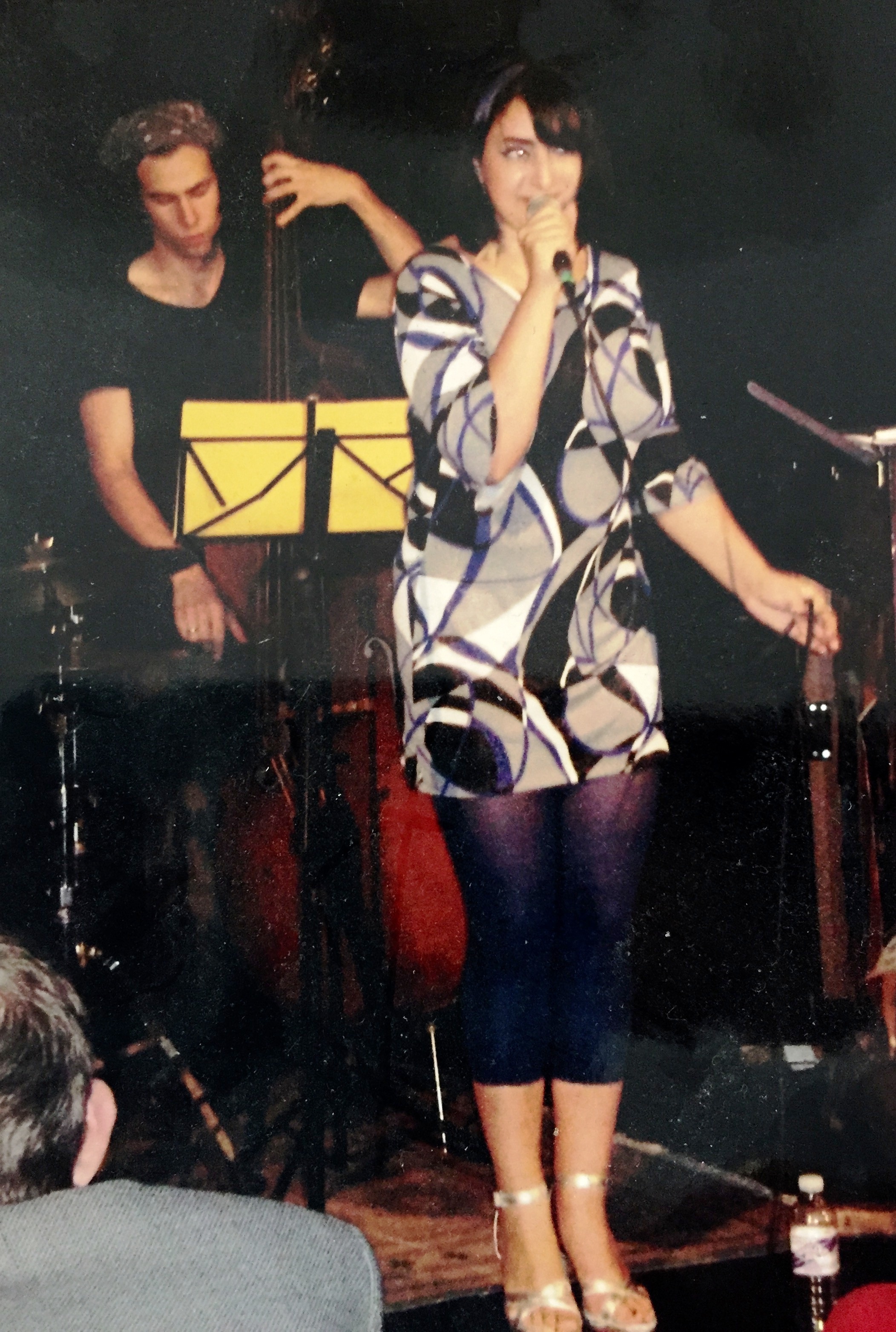 Allegra singing at Edinburgh Fringe Festival 2008.jpg